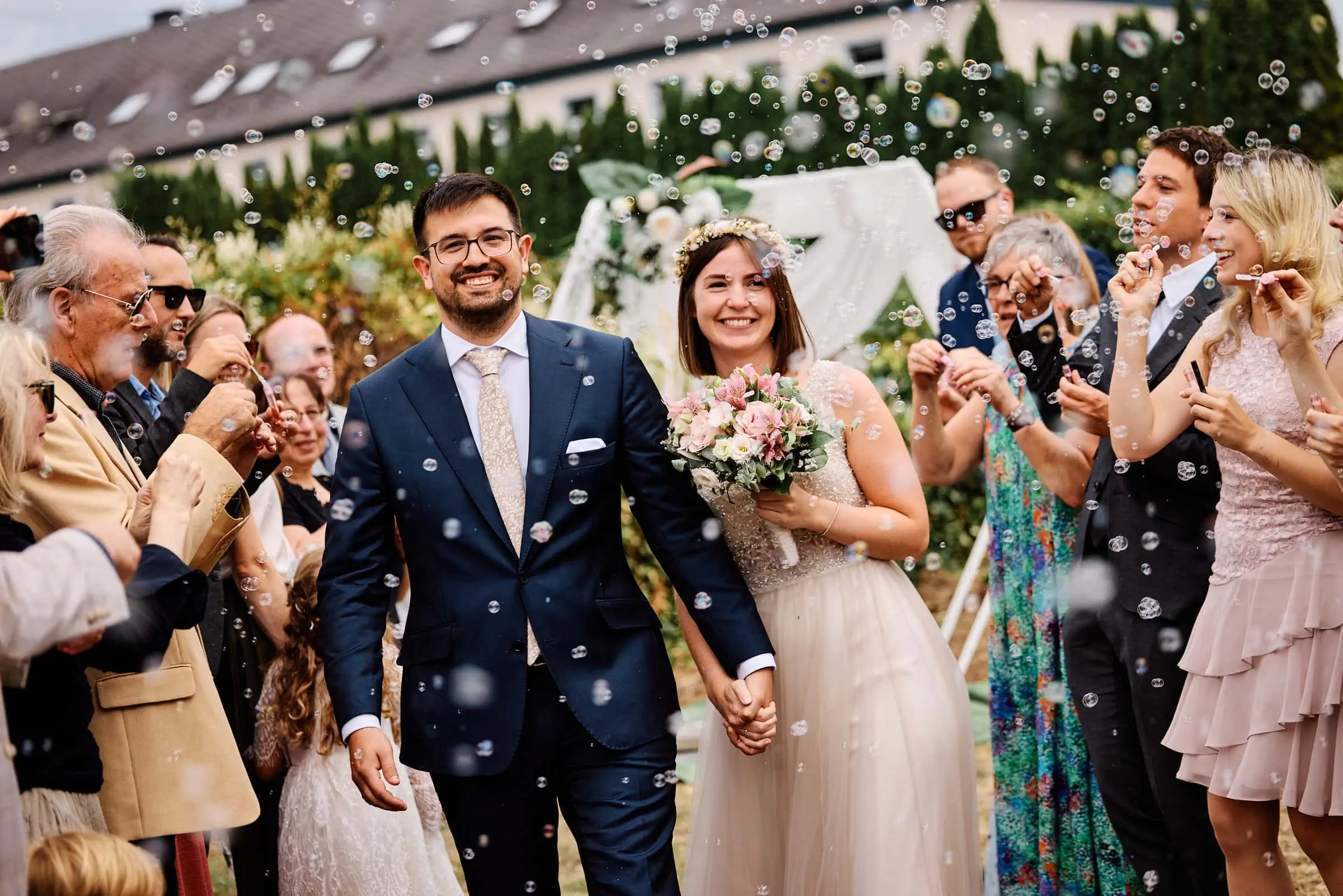 Auszug Braut aufgenommen vom Hochzeitsfotograf Trier
